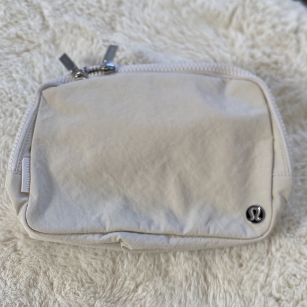 ❤️ Lululemon Large Everywhere Bag in White Opal New With Tags